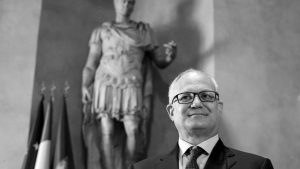 Roberto Gualtieri coccola gli abusivi di Roma