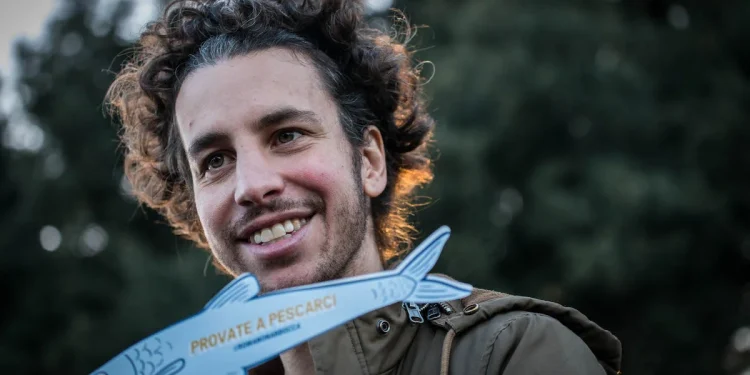 Mattia Santori: la “ricotta” per condire le “sardine” costa quasi 10 mila euro.