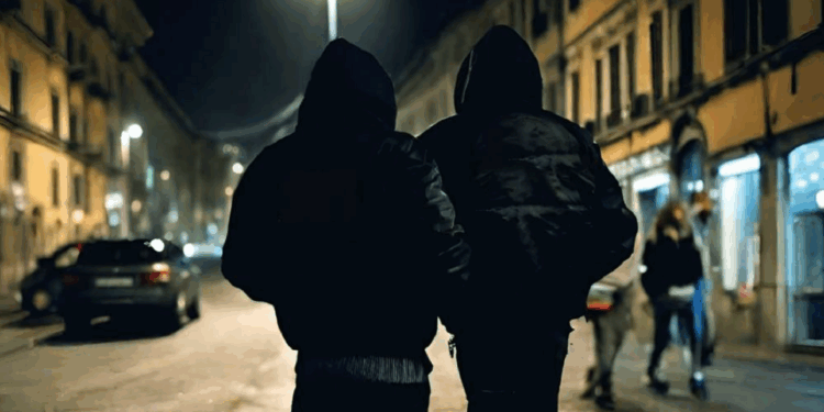 Criminalità a Bologna, gli assurdi (e faziosi) ragionamenti di don Giovanni Mengoli