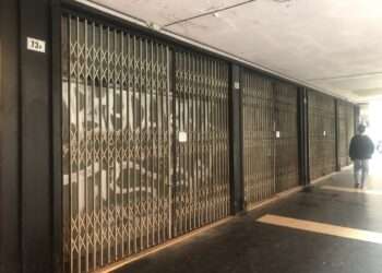 Centinaia e centinaia di mq sfitti da oltre 20 anni, ma all’Inps preferiscono tagliare le pensioni, per far tornare i conti