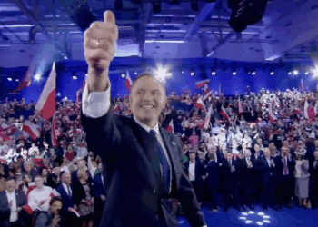 La Polonia ha parlato: Karol Nawrocki è il nuovo Presidente.1 Con il 50,89% dei voti, il candidato nazional-conservatore di Diritto e Giustizia (PiS)