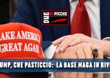 Trump, che pasticcio: la base MAGA in rivolta